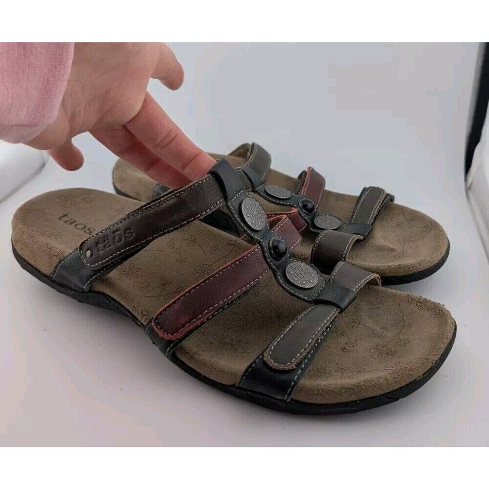 Taos Footwear Black and Brown Leather Slide Sandals with Accent Stitching